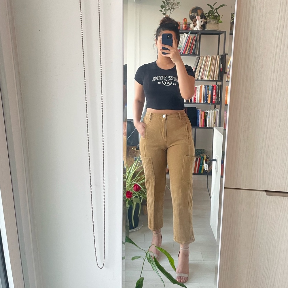 KREAMY NYC KHAKI CARGO PANTS SIZE M